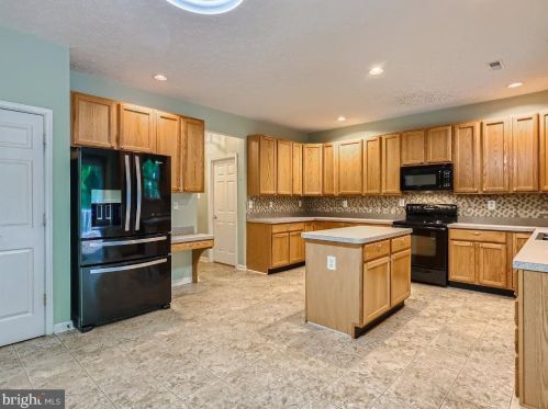 565 Windsong Dr, Aberdeen MD  21001-1809 exterior