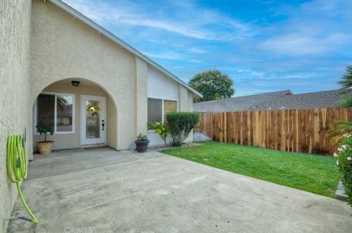 12946 Standish Dr, Poway, CA 92064-5951