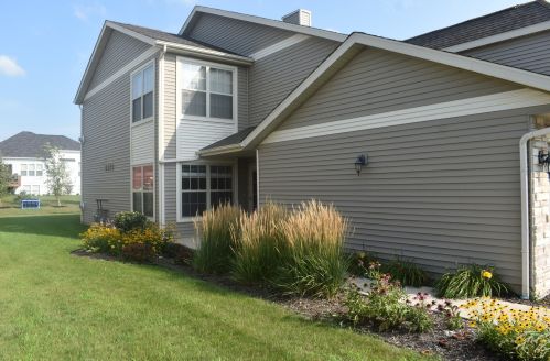 944 Buckingham Dr, Sycamore, IL 60178-1271