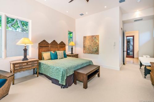 4577 Kahala Ave, Honolulu HI  96816-4926 exterior