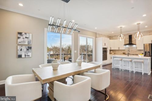 6615 Gude Ave, Silver Spring MD 20912-4827 exterior