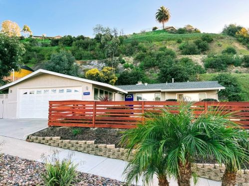 2405 Sarbonne Dr, Oceanside, CA 92054-5737