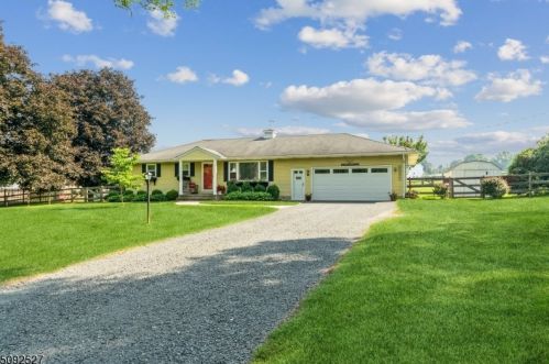 4 Windy Heights Rd, Califon, NJ 07830-4348