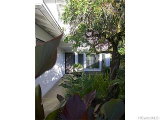 2661 Pauoa Rd, Honolulu, HI 96813-1104