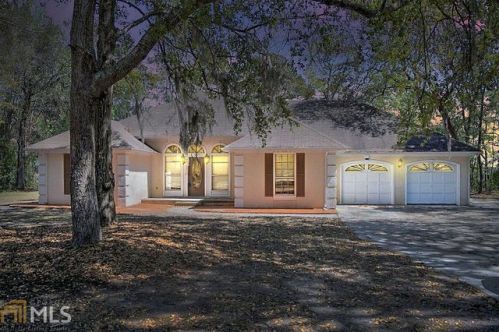331 Sadler Cove Dr, Woodbine, GA 31569-3811