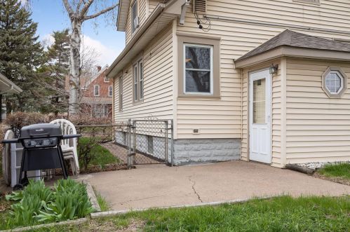 1122 Albemarle St, Saint Paul MN  55117-4415 exterior