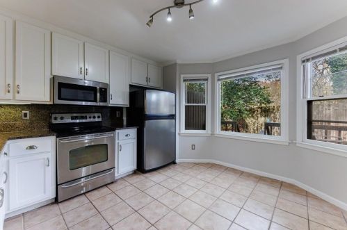 866 Lenox Oaks Cir, Atlanta GA  30324-2839 exterior