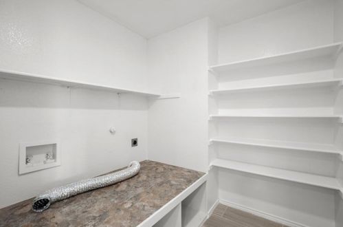 193 Spg Br Loop, Uhland TX 78640-5365 exterior