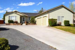 2223 Hemlock Pl, Eagle Crest OR  97756-8435 exterior