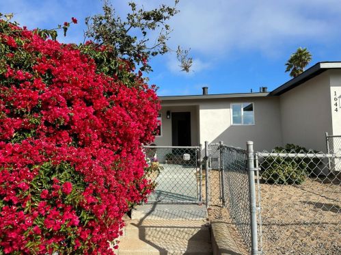 1644 Luzern St, Seaside, CA 93955-4514