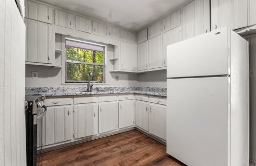 2985 Meadow Lark Dr, Atlanta GA  30344-4033 exterior