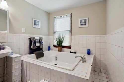 336 Bromack Dr, Atlanta GA  30315-8408 exterior