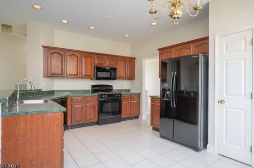53 Saxton Dr, Hackettstown NJ  07840-1742 exterior