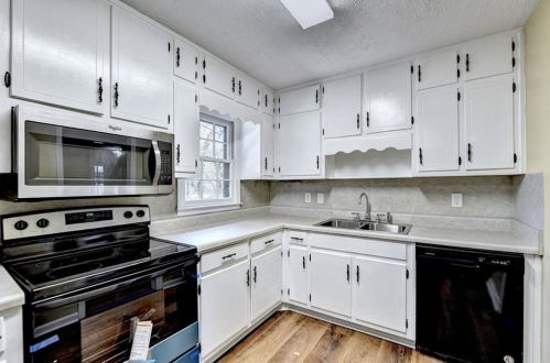 3936 Woodland Cir, Conyers GA  30013-3057 exterior