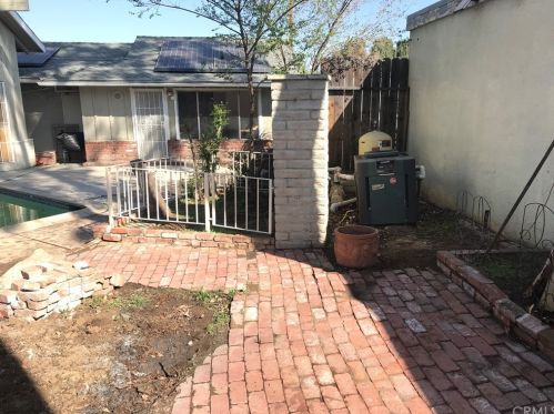 6452 Riverside, Riverside CA  92506-3154 exterior