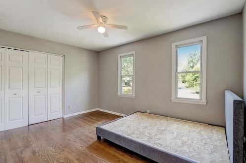 151 Camelot Way, Lemont IL  60440-2084 exterior