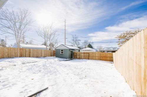 3615 Saint Paul St, Denver CO  80205-3649 exterior