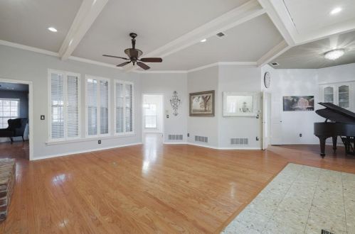 1118 Spring Creek Ln, Lewisville, TX 75067-7448