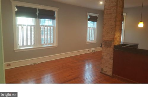 19 Mount Vernon Ave, Tavistock, NJ 08033-2312