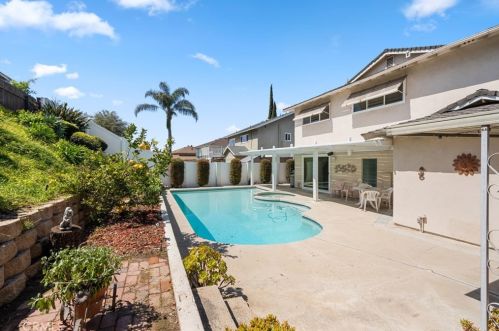 4332 Elkstone Ave, Anaheim, CA 92807-2925