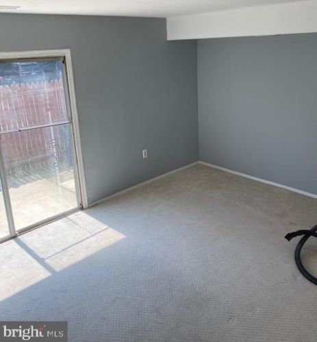 55 Adams Dr, Leesburg, VA 20176-3308