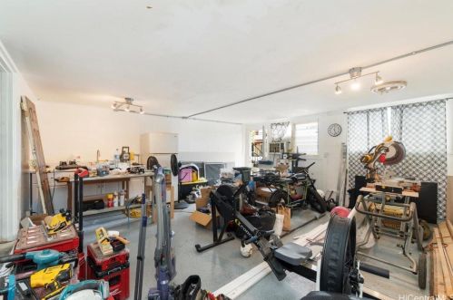 528 Ihe St, Honolulu HI  96817-2237 exterior