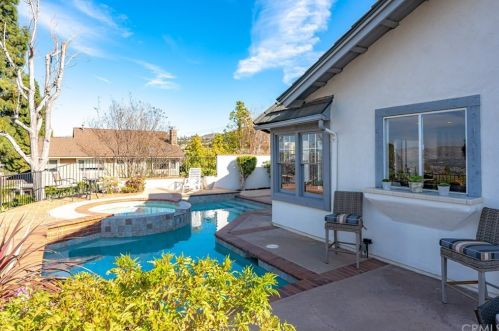 611 Frontier Ct, Anaheim CA  92807-4731 exterior