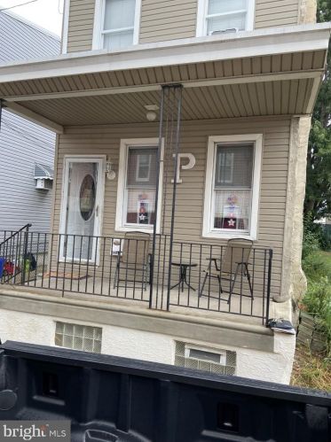 4463 Livingston St, Philadelphia, PA 19137-1621