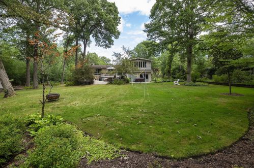 2645 Crestwood Ln, Bannockburn IL  60015-1904 exterior