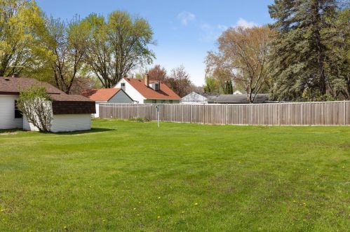 2133 Blomquist Ave, Saint Paul MN  55110-4701 exterior