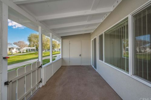 1621 Monterey Rd, Seal Beach, CA 90740-5278