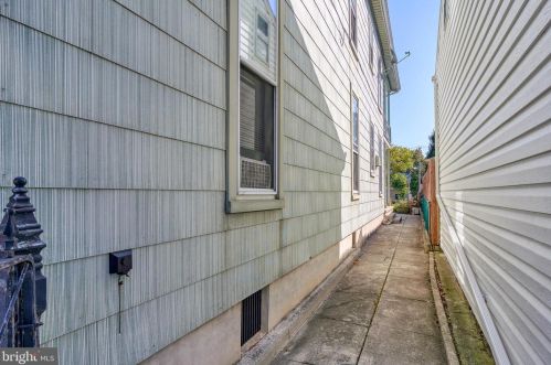 213 Broadway, Hanover PA 17331-2503 exterior