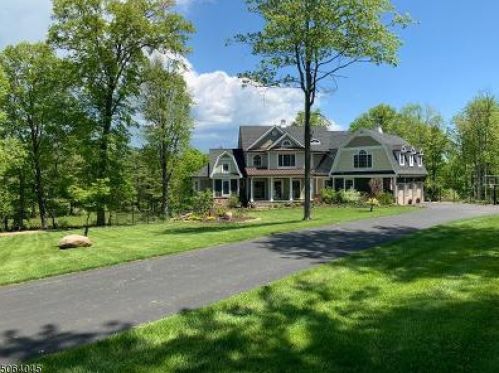 33 Still Hollow Rd, Lebanon, NJ 08833-4417