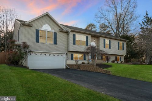 30 Brown Cir, Fredericksburg, VA 22405-2806