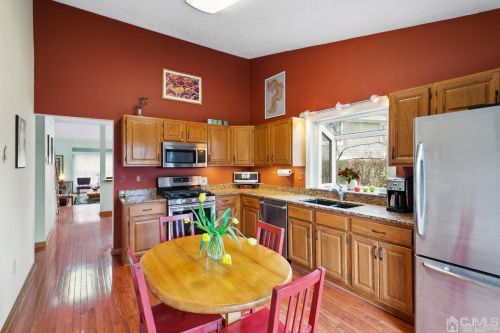 62 Springwood Ct, Princeton NJ  08540-9404 exterior