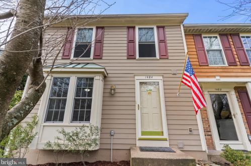 1484 Autumn Ridge Cir, Herndon, VA 20194-1544
