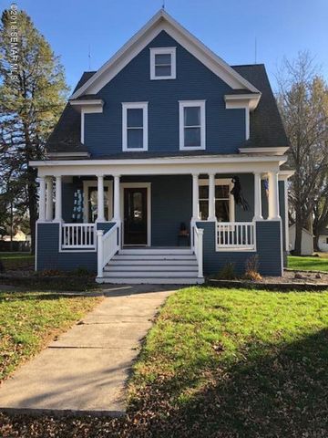 205 1st St, Hayfield, MN 55940-8820