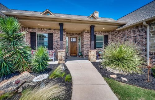 6611 Singleton Rd, Midlothian, TX 76065-5962
