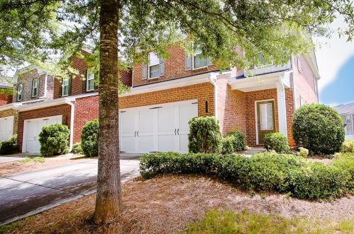 191 Bellewood Oak Dr, Tucker, GA 30084-8622