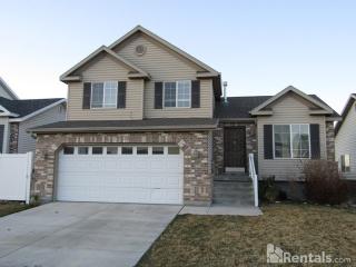 6556 Oak Bridge Dr, Taylorsville UT  84081-1835 exterior