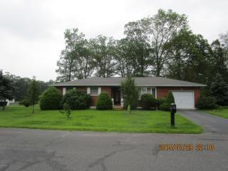 153 Washington Dr, Kulpmont, PA 17834-1952