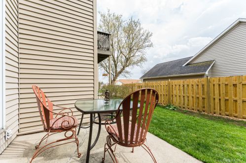 124 Mclaren Dr, Sycamore IL  60178-2255 exterior