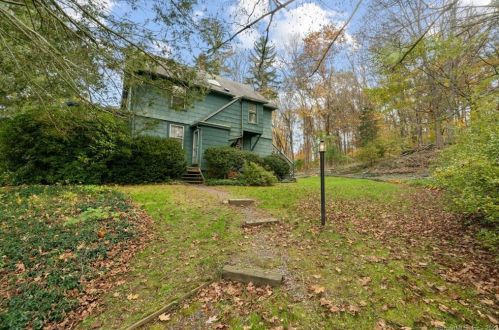 81 Spring St, Chester, CT 06412-1357