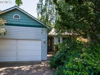 1757 Oak Patch Rd, Eugene, OR 97402-3209