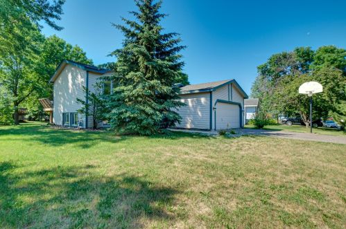 1934 Berkshire Dr, Saint Paul, MN 55122-3612