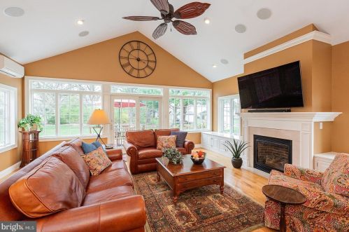 2006 Rachael Dr, Lancaster PA  17601-3655 exterior