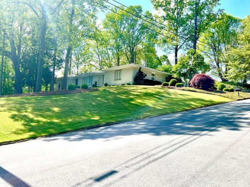 2710 Cosmos Dr, Atlanta, GA 30345-1308