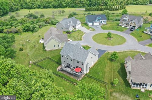 463 Deerfield Village Dr, Shepherdstown WV  25443 exterior