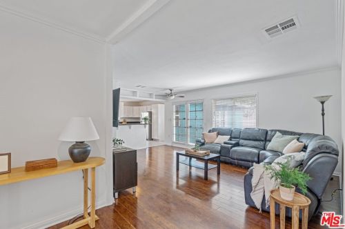 7239 Amestoy Ave, Van Nuys, CA 91406-2511