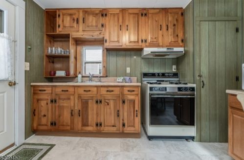 102 Vail St, Hackettstown NJ 07840-1220 exterior